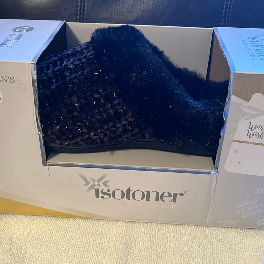 Isotoner Signature slipper’s Size Xl NWOT